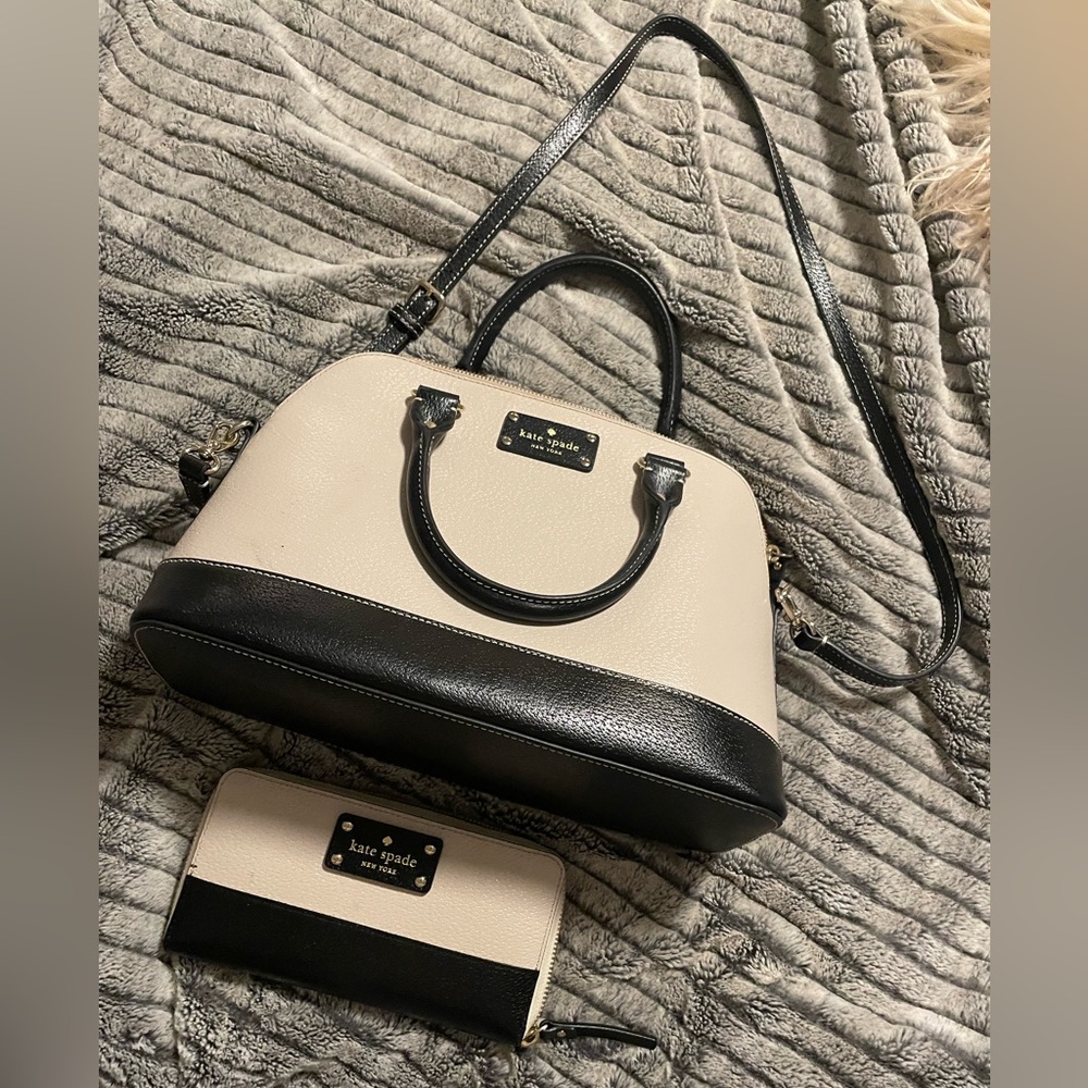 Kate Spade Purse/Wallet Never Been Used